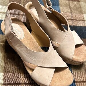 Clarks Women's Tan Suede Crisscross Wedge Sandals